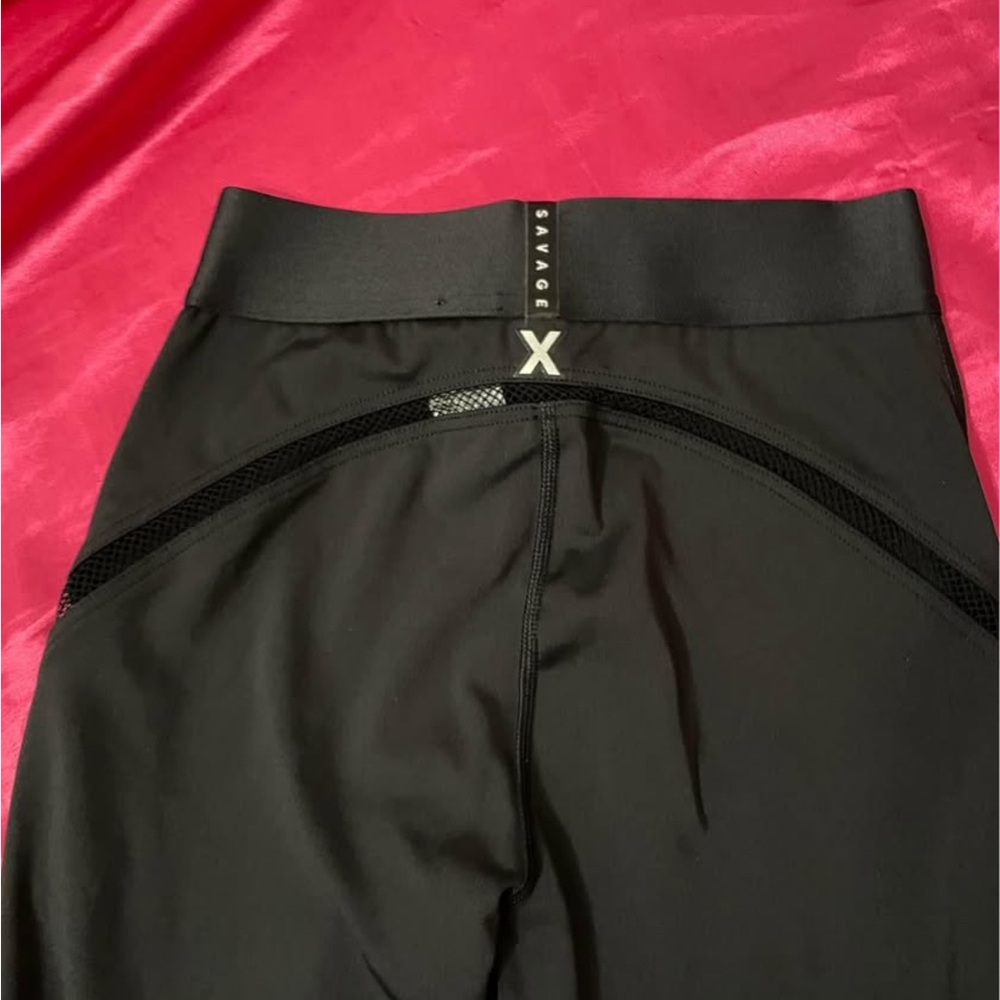 Savage X Fenty Black zip up, leggings, and sports bra - Picture 5 of 6